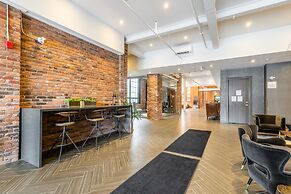 GLOBALSTAY. Dundurn Lofts. Free parking. Gym