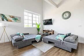 GLOBALSTAY. Dundurn Lofts. Free parking. Gym