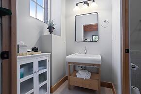 Modern Condo - EV Charger - SM 301 by Bear Valley Vacation Rentals