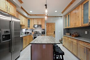 Modern Condo - EV Charger - SM 301 by Bear Valley Vacation Rentals