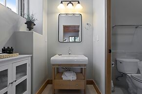 Modern Condo - EV Charger - SM 301 by Bear Valley Vacation Rentals