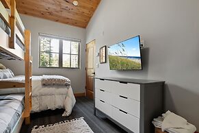 Modern Condo - EV Charger - SM 301 by Bear Valley Vacation Rentals