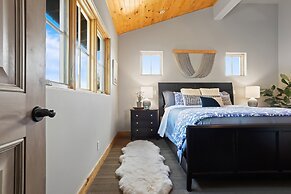 Modern Condo - EV Charger - SM 301 by Bear Valley Vacation Rentals