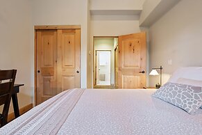 Modern Condo - EV Charger - SM 301 by Bear Valley Vacation Rentals