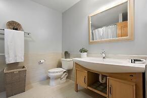 Modern Condo - EV Charger - SM 301 by Bear Valley Vacation Rentals