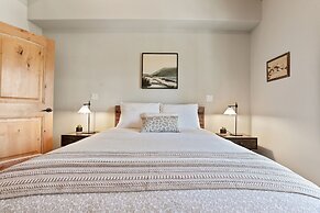 Modern Condo - EV Charger - SM 301 by Bear Valley Vacation Rentals