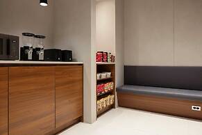 Moor Hotel by Aank Mokpo