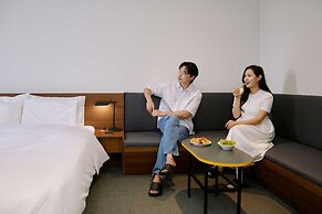 Moor Hotel by Aank Mokpo