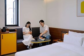 Moor Hotel by Aank Mokpo