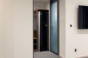 Moor Hotel by Aank Mokpo