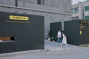 Moor Hotel by Aank Mokpo