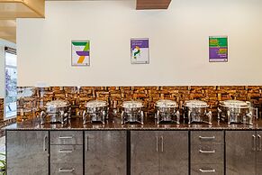 Treebo Srishti Vaikunth With Mountain View