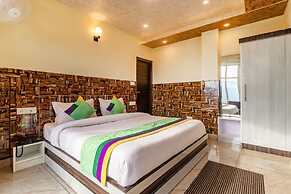 Treebo Srishti Vaikunth With Mountain View