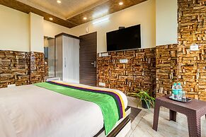 Treebo Srishti Vaikunth With Mountain View