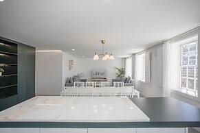 Liiiving - Ribeira Riverside Apartment