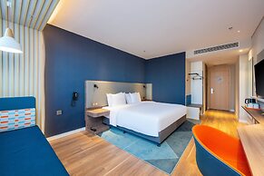 Holiday Inn Express Xinji City Center by IHG