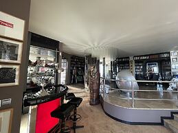 Marbella Boutique Art