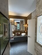 Marbella Boutique Art