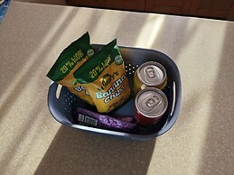 Beautiful 1-bed House in Old Harbour, Gated