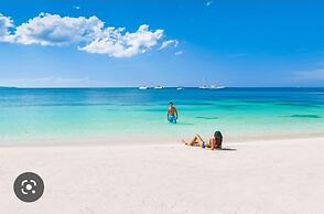 Beautiful 1-bed House in Old Harbour, Gated