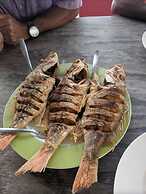 Beautiful 1-bed House in Old Harbour, Gated