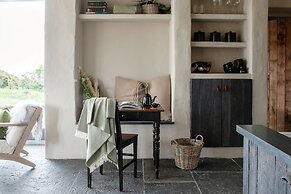 Gate Lodge@white Strand