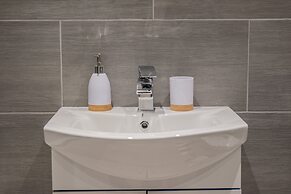 BV Comfy Spacious 3 Bedroom House At Tatton Street Manchester