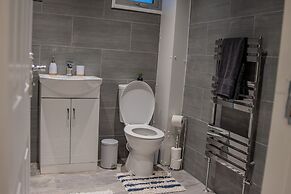 BV Comfy Spacious 3 Bedroom House At Tatton Street Manchester