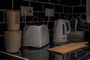 BV Comfy Spacious 3 Bedroom House At Tatton Street Manchester