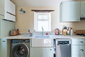 Lovely Cosy Stone Cottage in Tetbury, Cotswolds