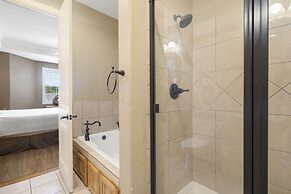 Blue Bird Hideaway - Near Silver Dollar City