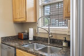 Blue Bird Hideaway - Near Silver Dollar City