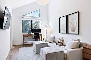 Classy Canyons Condo