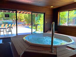 Classy Canyons Condo