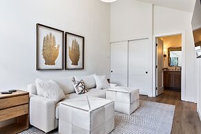 Classy Canyons Condo