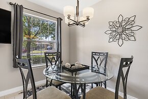 Gorgeous Ground Level Retreat