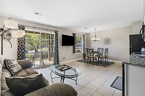 Gorgeous Ground Level Retreat