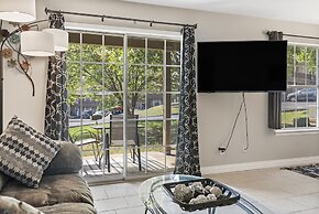 Gorgeous Ground Level Retreat