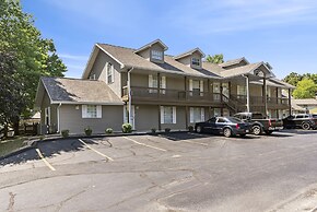 Gorgeous Ground Level Retreat
