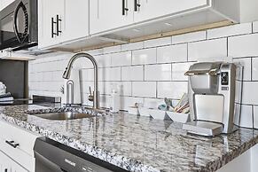 Gorgeous Ground Level Retreat