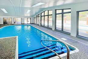 Makin' Memories 2 - Community Indoor Pool