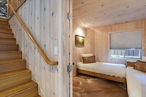 Mesmerizing Meeks Bay Outdoor Waterfront Deck