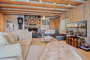 Mesmerizing Meeks Bay Outdoor Waterfront Deck