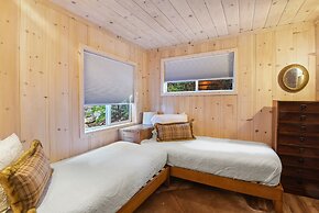 Mesmerizing Meeks Bay Outdoor Waterfront Deck