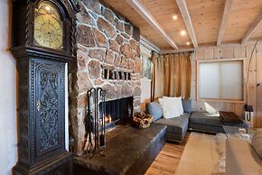 Mesmerizing Meeks Bay Outdoor Waterfront Deck