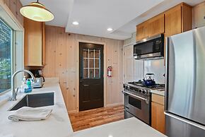 Mesmerizing Meeks Bay Outdoor Waterfront Deck