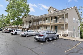 Waterfront Branson Escape