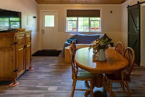 Barefoot Villas Cabin 1 Beaver w/ Hot tub