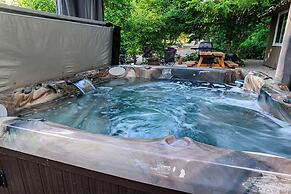 Barefoot Villas Cabin 1 Beaver w/ Hot tub