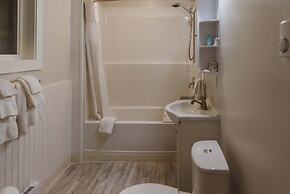 Barefoot Villas Cabin 1 Beaver w/ Hot tub